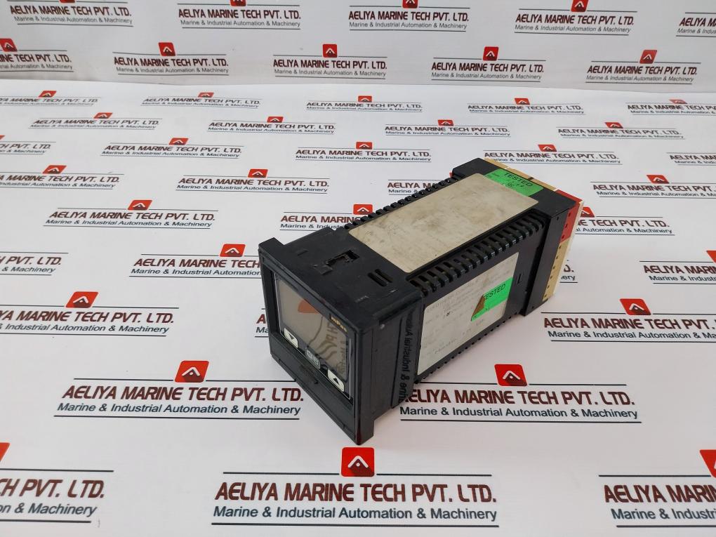 Eurotherm 818S Digital Temperature Controller 100-240Vac +10%-15% 48-62Hz 8.5W