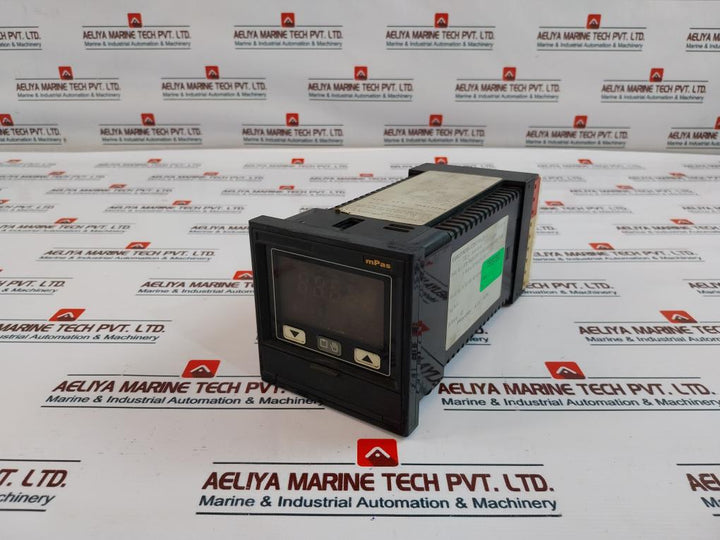Eurotherm 818S Temperature Controller 100-240Vac, +10% -15%, 48-62Hz, 8.5W