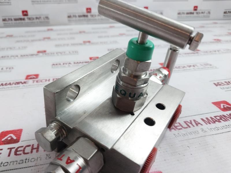 Excelock E306 Dm Three Valve Manifold 1/2" Npt (F) X Flg -6000 Psi 7461/001