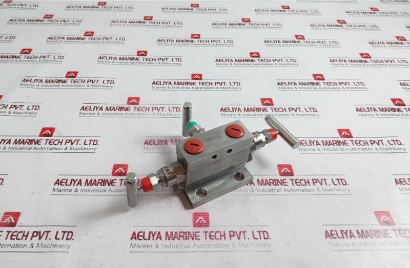 Excelock E306 Dm Three Valve Manifold 1/2" Npt (F) X Flg -6000 Psi 7461/001