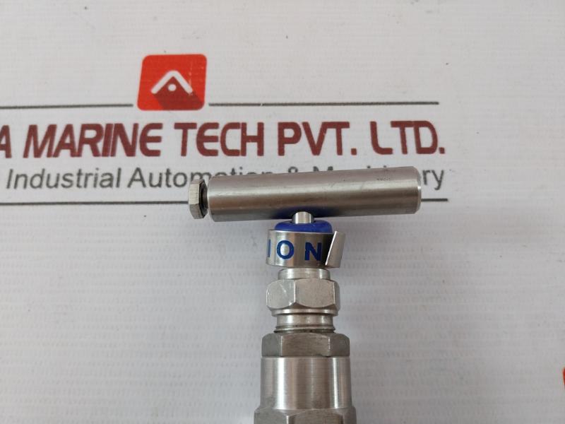 Excelock E377Cb5-8F-8Mnsie 2 Way Gauge Valve E-9757/041