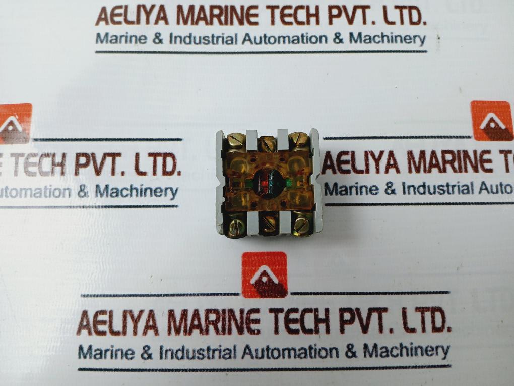 Fanal 300V AC Socket