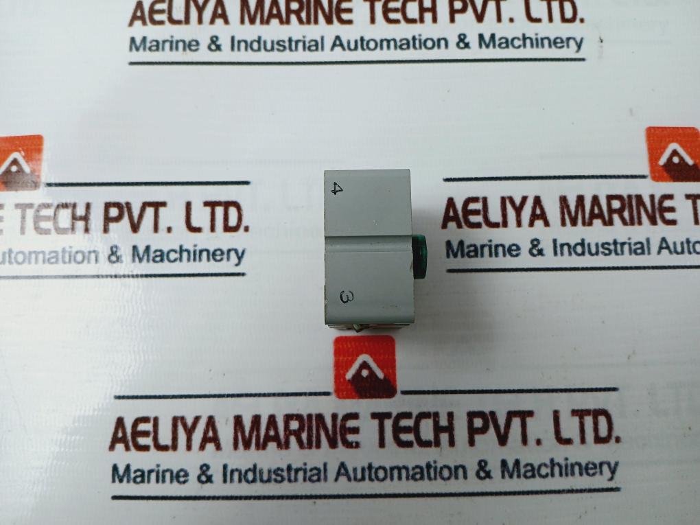 Fanal 300V AC Socket