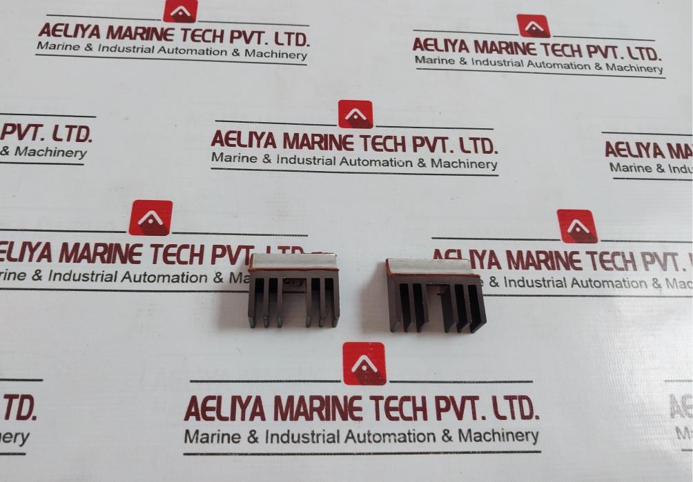 Fanuc A290-4561-t004 Ceramic Insulator With Heat Sink & Mounting Bracket Set