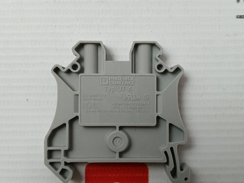 Feed Through Terminal Block Phoenix Contact Part No: Ut 4 (1 Box = 48 Pcs)