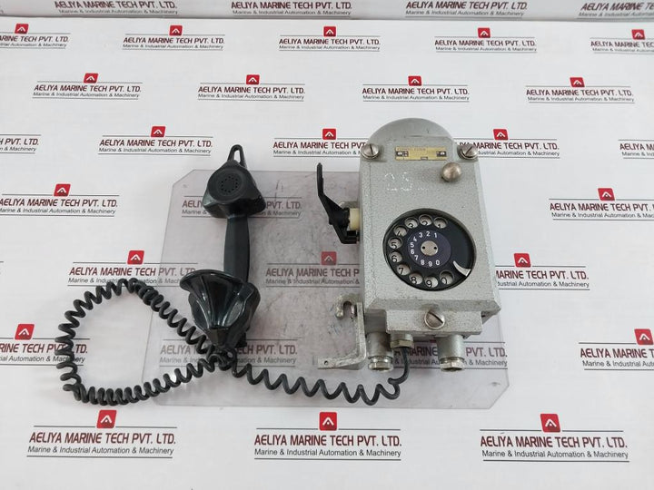 Fernsig Essen 5111 Z Vintage Captain Rotary Telephone 25-50Hz 9602/1480