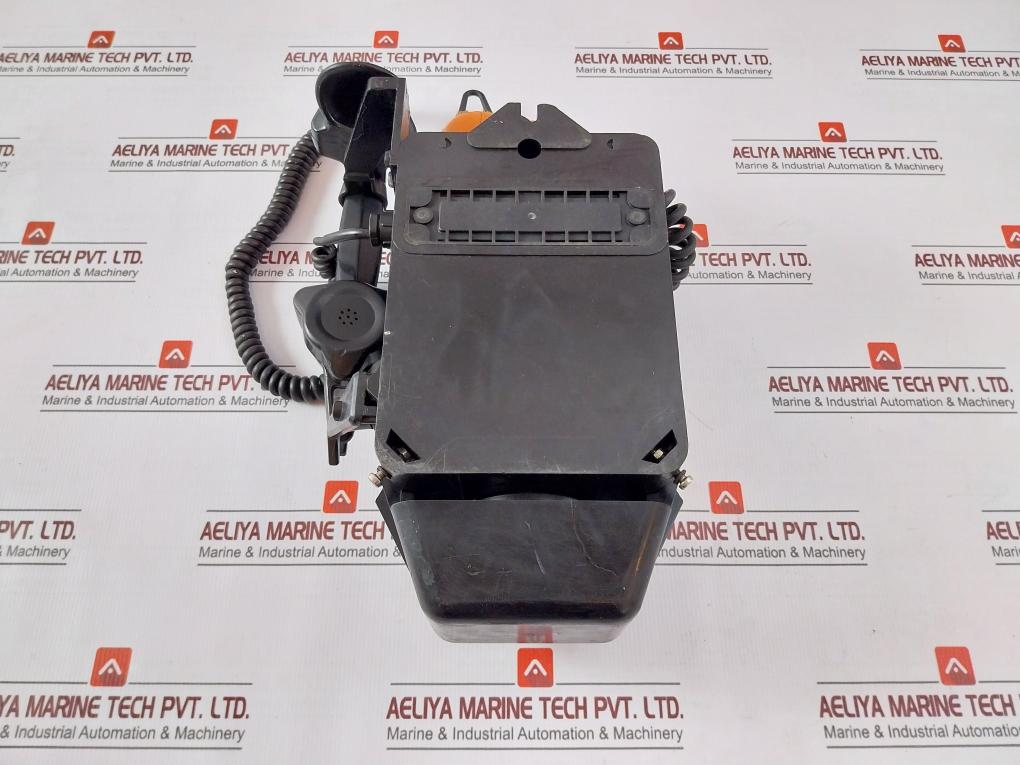 Fernsig Essen 9602 W Marine Heavy Duty Telephone 10/90 Zu