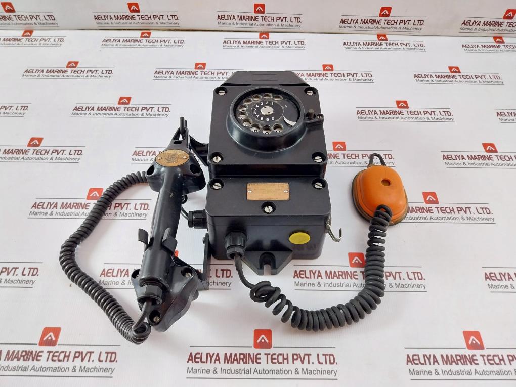 Fernsig Essen 9602 W Marine Heavy Duty Telephone 10/90 Zu