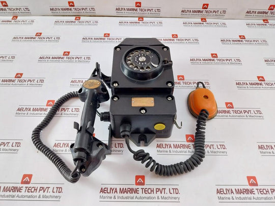 Fernsig Essen 9602 W Marine Heavy Duty Telephone 10/90 Zu
