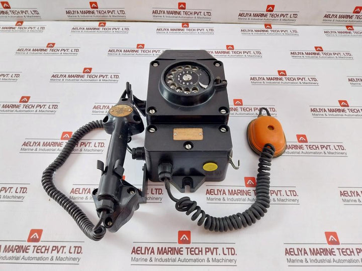 Fernsig Essen 9602 W Marine Heavy Duty Telephone 10/90 Zu