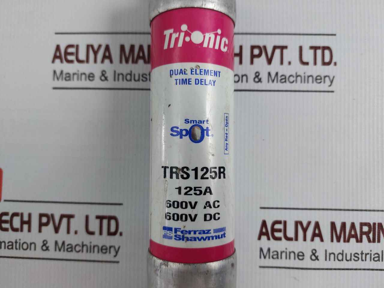 Ferraz Shawmut 62001 Class Rk5 Fuse With Base Holder 600V-200A 1 Pole