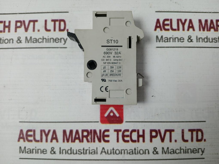 Ferraz St10 Fuse Holder 700 Vac 30A 48..62Hz