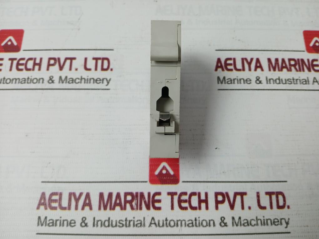 Ferraz St10 Fuse Holder 700 Vac 30A 48..62Hz