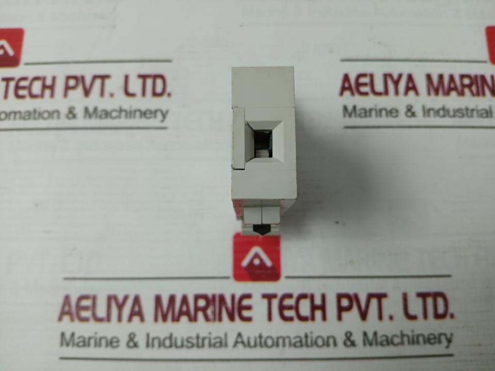 Ferraz St10 Fuse Holder 700 Vac 30A 48..62Hz