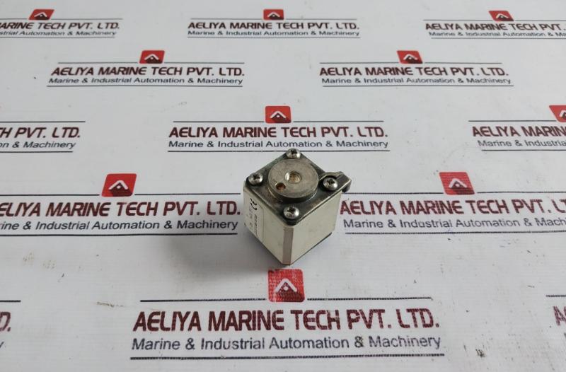 FERRAZ V300053 Fuse Square Body 660-700V AC 125A