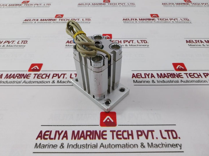 Festo Advu-32-25-p-a Compact Pneumatic Cylinder 10 Bar