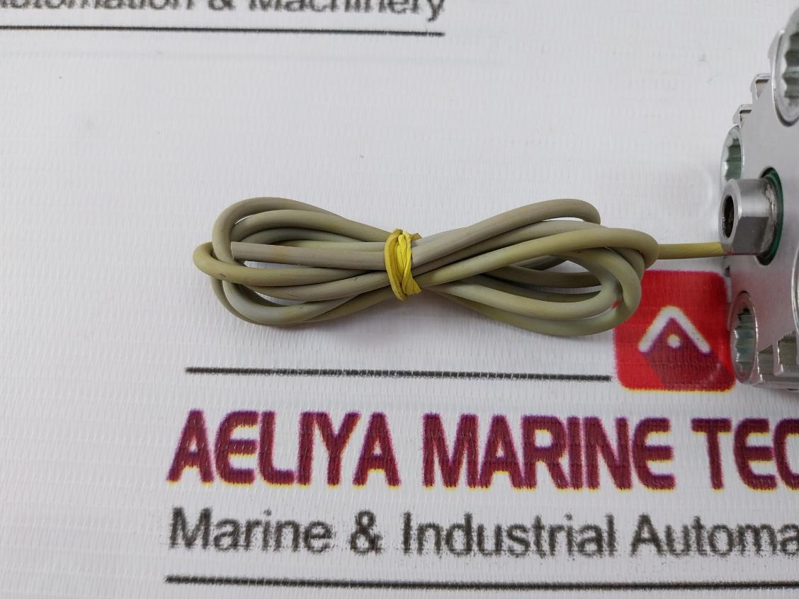 Festo Advu-32-25-p-a Compact Pneumatic Cylinder 10 Bar