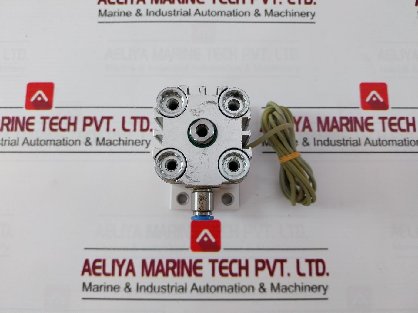 Festo Advu-32-30-p-a Compact Pneumatic Cylinder 10 Bar