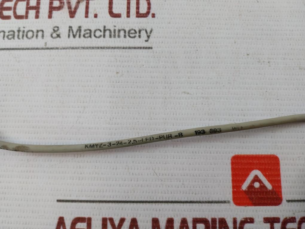 Festo Mhe3-ms1H-3/2G-1/8 Solenoid Valve With Connecting Cable 21,6V-26,4V Dc