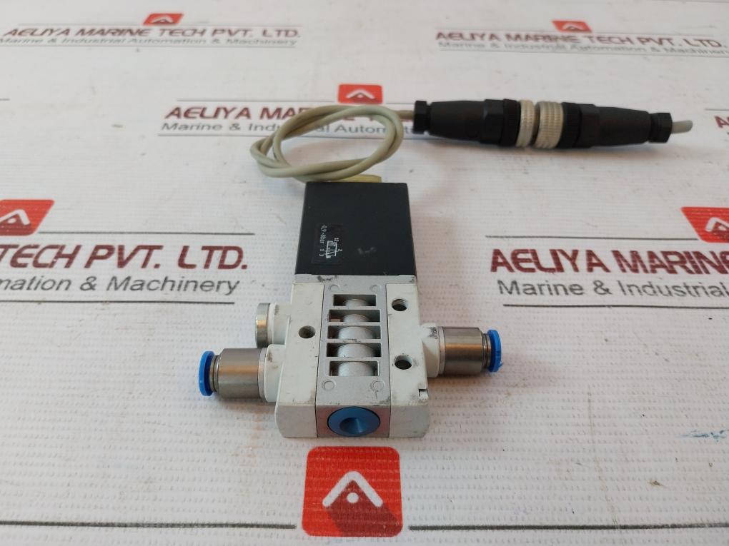 Festo Mhe3-ms1H-3/2G-1/8 Solenoid Valve With Connecting Cable 21,6V-26,4V Dc