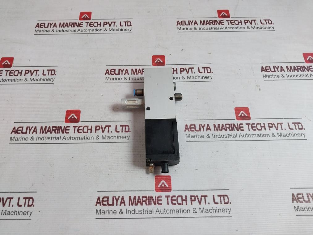 Festo Mpye-5-1/8-hf-010-b Proportional Directional Control Valve 24Vdc