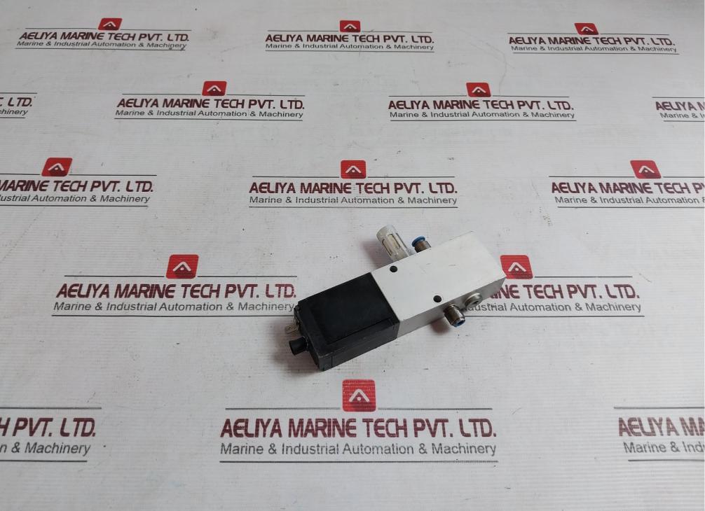 Festo Mpye-5-1/8-hf-010-b Proportional Directional Control Valve 24Vdc