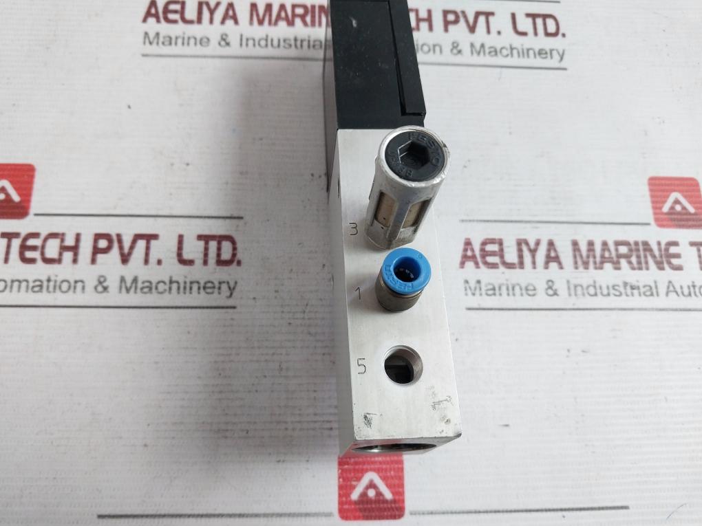 Festo Mpye-5-1/8-hf-010-b Proportional Directional Control Valve 24Vdc