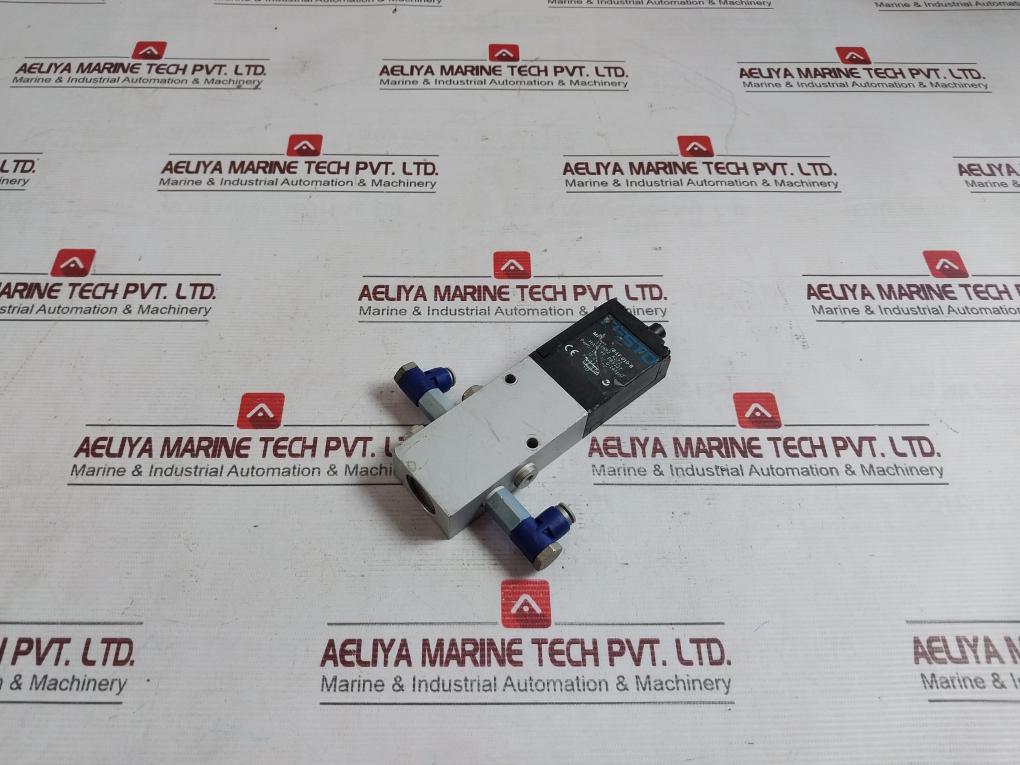 Festo Mpye-5-1/8-lf-010-b Proportional Directional Control Valve 0-10Bar 24Vdc