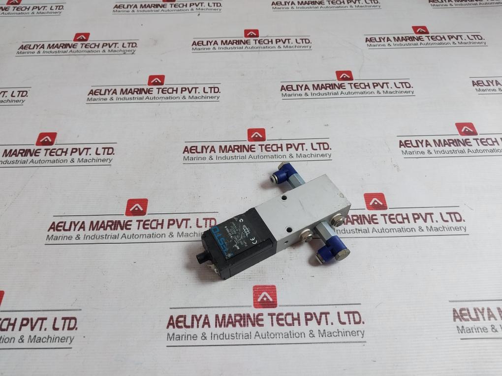 Festo Mpye-5-1/8-lf-010-b Proportional Directional Control Valve 0-10Bar 24Vdc