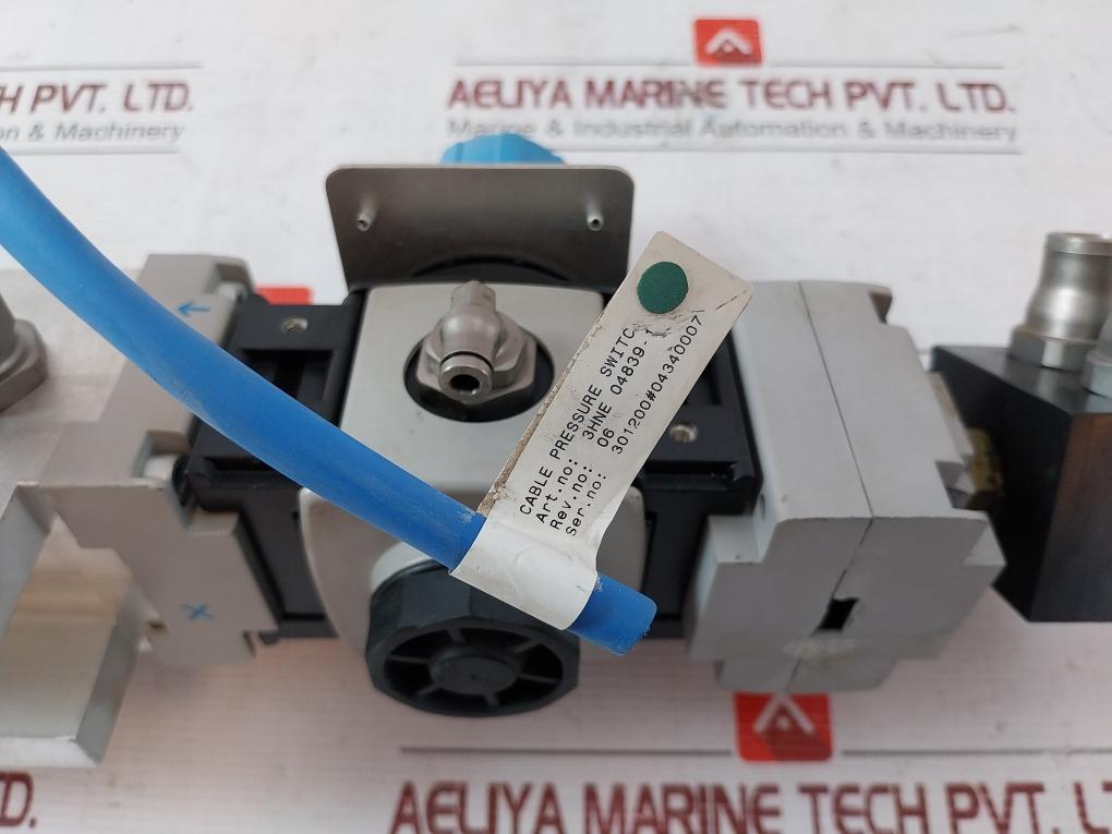 Festo Hea-m2-g1/2 Manual On-off Valve With Pressure Switch Pev-1/4A-wd F843