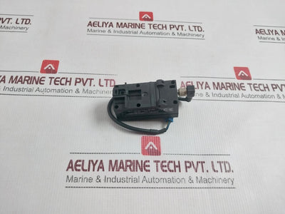 Festo Sde1-v1-g2-h18-c-p2-m8 Pressure Sensor 15-30Vdc