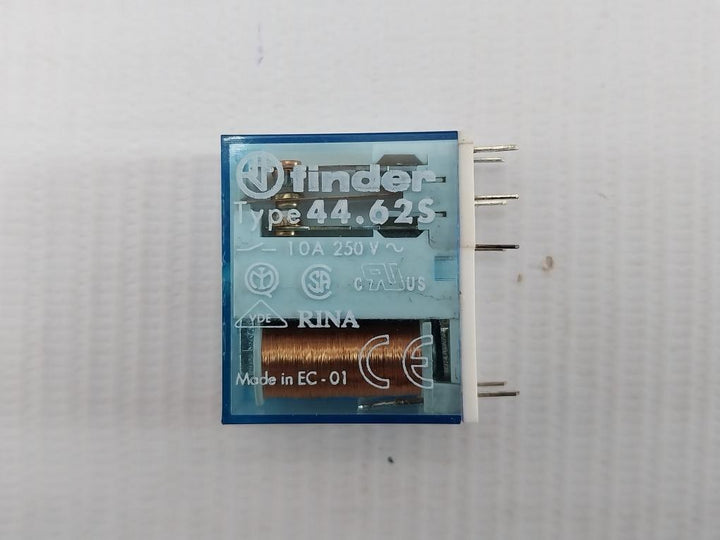 Finder 10A 250V Relay With Soket 44.62S