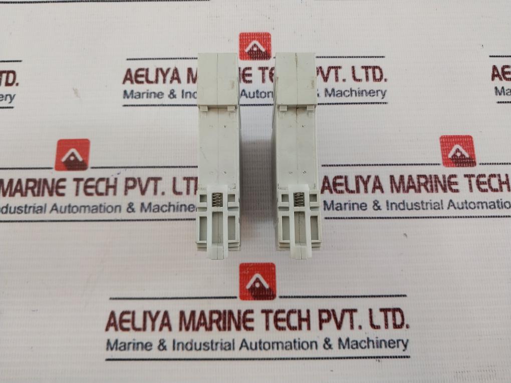 Finder 20.22.8.110.4000 Relay 110V/250V~ 16A