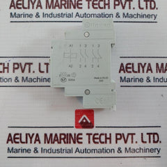 Finder 20.22.8.110.4000 Relay 16A 110V/250V~