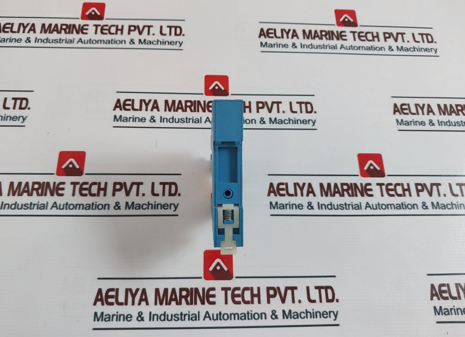 Finder 40.52/95.05 Plug-in Relay With Socket Coil 9902.0024.98 8A 250V~ 50-60Hz