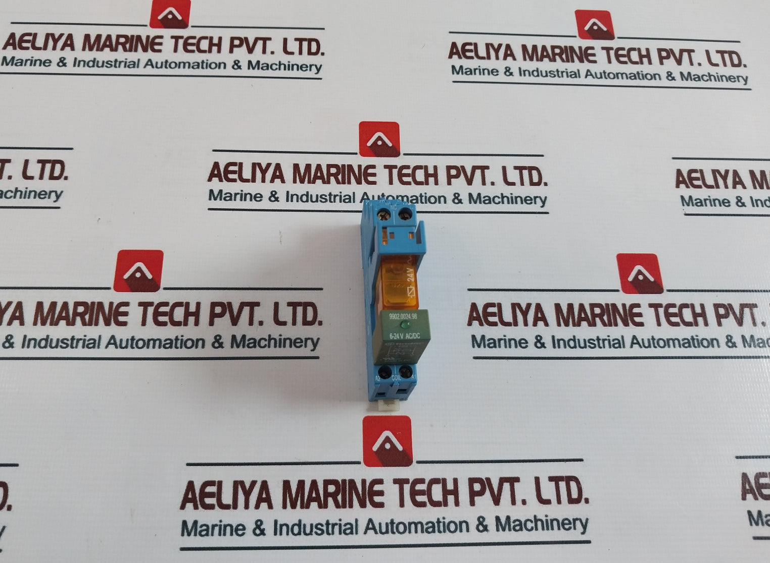 Finder 40.52/95.05 Plug-in Relay With Socket Coil 9902.0024.98 8A 250V~ 50-60Hz