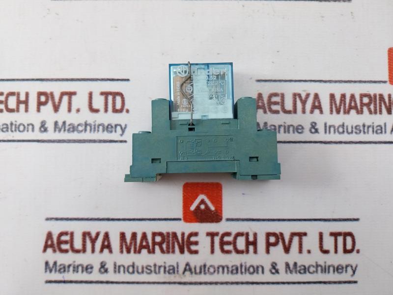 Finder 40.52 Miniature Relay With Socket 95.65 24vdc 8a 250v/5a 250v