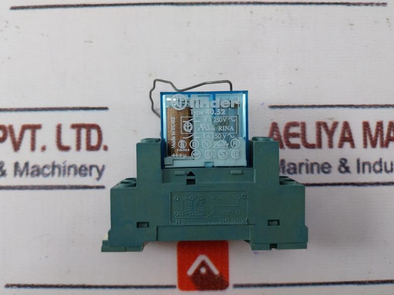 Finder 40.52 Miniature Relay With Socket 95.65 24vdc 8a 250v/5a 250v