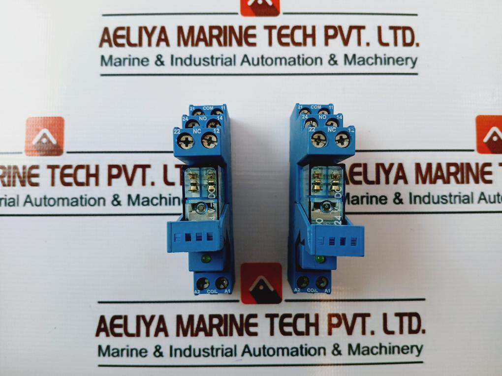 Finder 40.52S Relay W/ 95.95.3 Socket 8A 250V