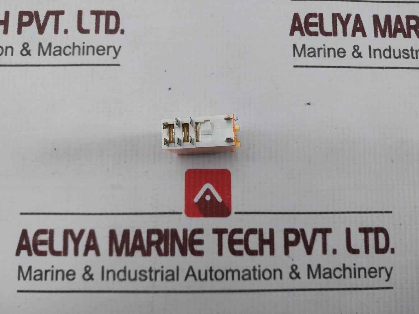 Finder 46.52.8.110.0054 Power Relay 8a 250v