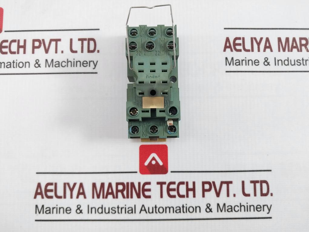 Finder 55.33 Control Relay With Base 94.73 10A-250V 2.5Kva 8A
