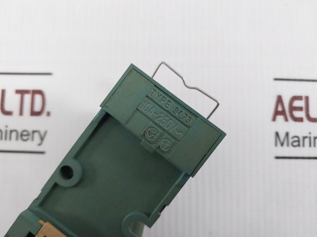 Finder 55.33 Control Relay With Base 94.73 10A-250V 2.5Kva 8A