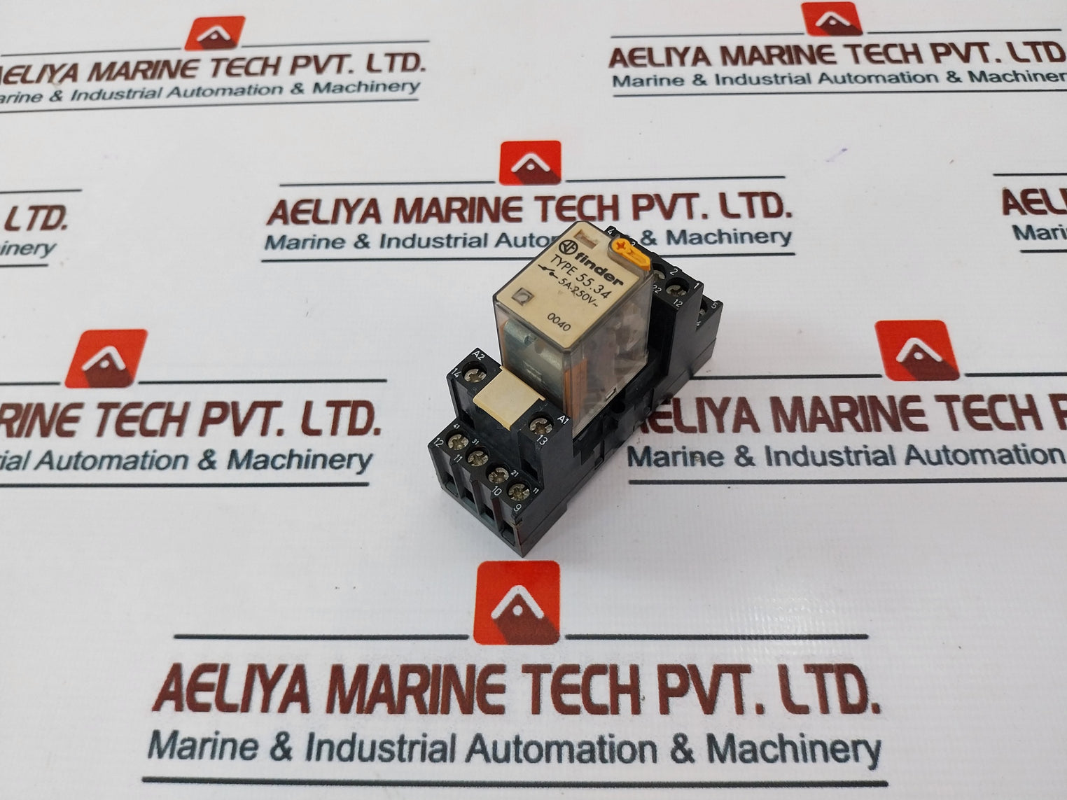 Finder 55.34 Relay With 94.74.10 Base