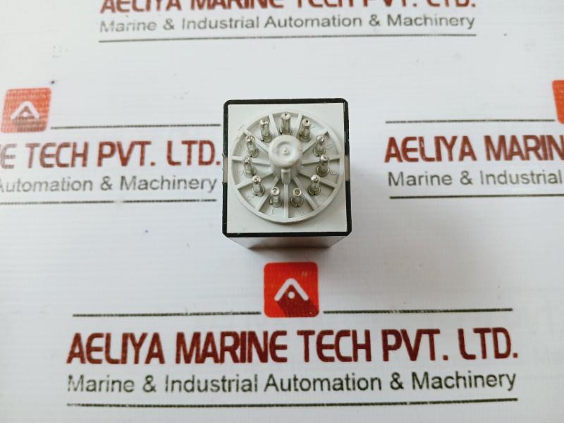 Finder 60.13.9.024.0040 General Purpose Relay Power Socket 10A-250V