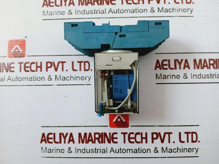 Finder 60.13.9.024.0070 Socket Power Relay 0A-250V 24Vdc 6C Series 90.49