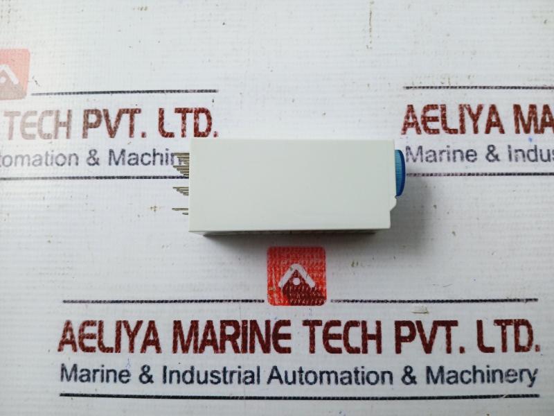 Finder 85.04.8.240 Plug-IN Multifunction Timer 0.05 s-100 h 7A 250V~