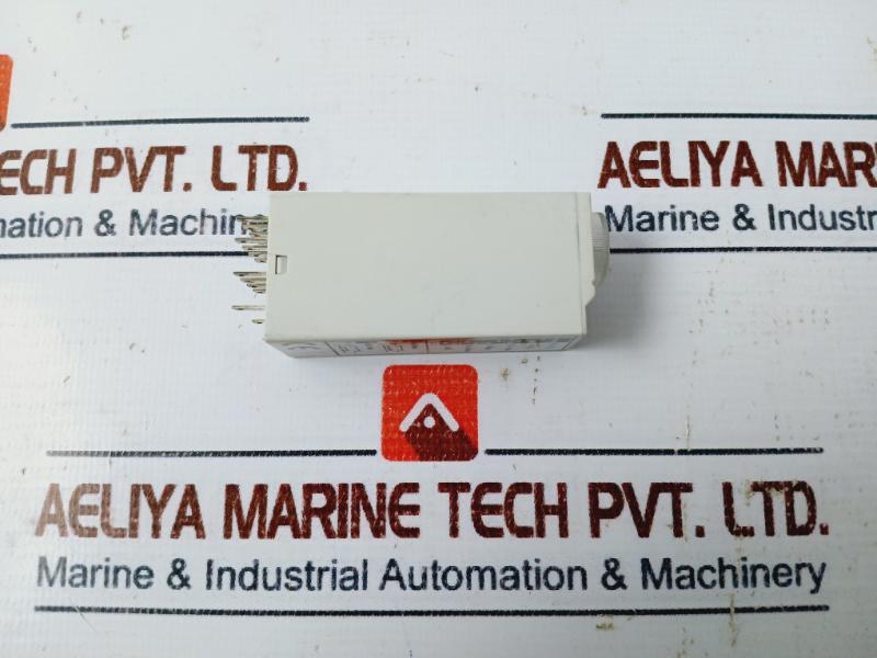 Finder 85.34.8.230 Plug-in Timer Relay 0,1S-10 H 5A 250V~