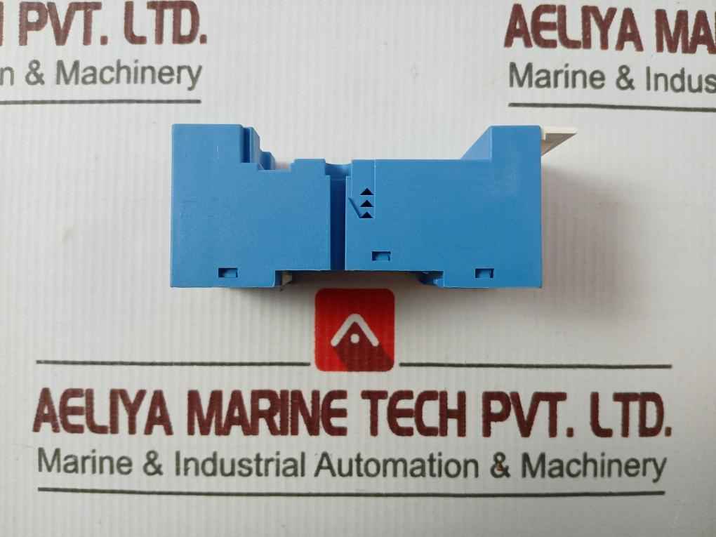 Finder 90.03 Relay Socket 10A 250V