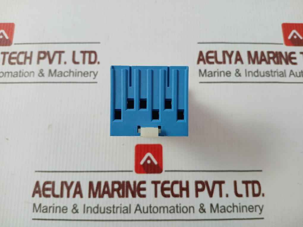 Finder 90.03 Relay Socket 10A 250V