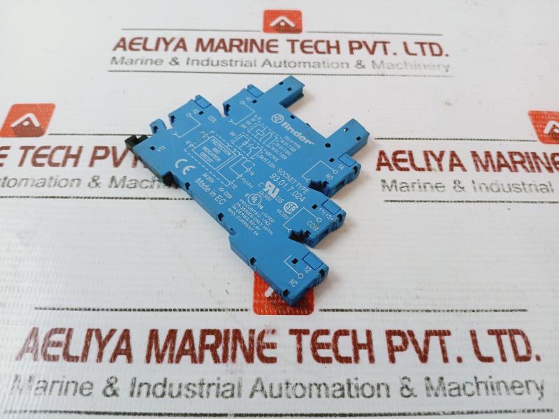 Finder 93.01.7.024 Relay Socket Max 6A